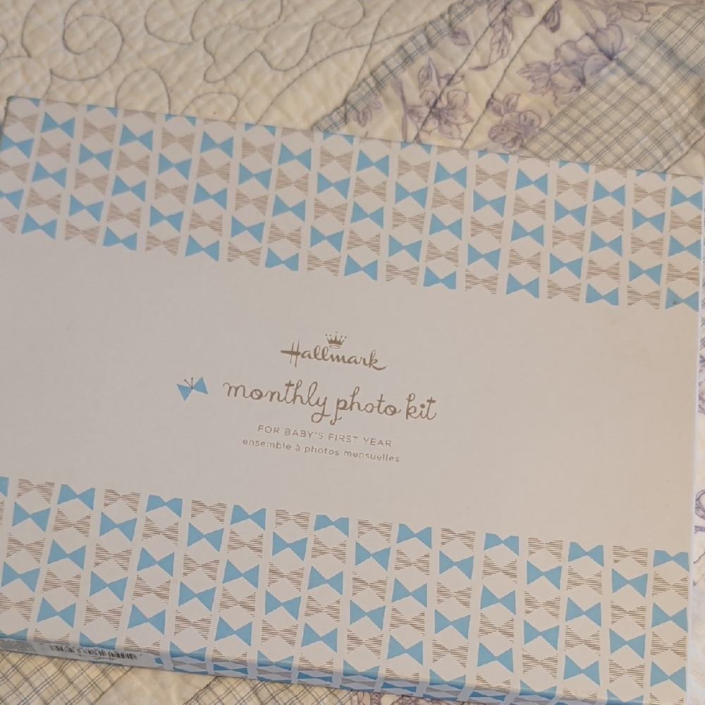 Hallmark Blue and Cream Photo Kit